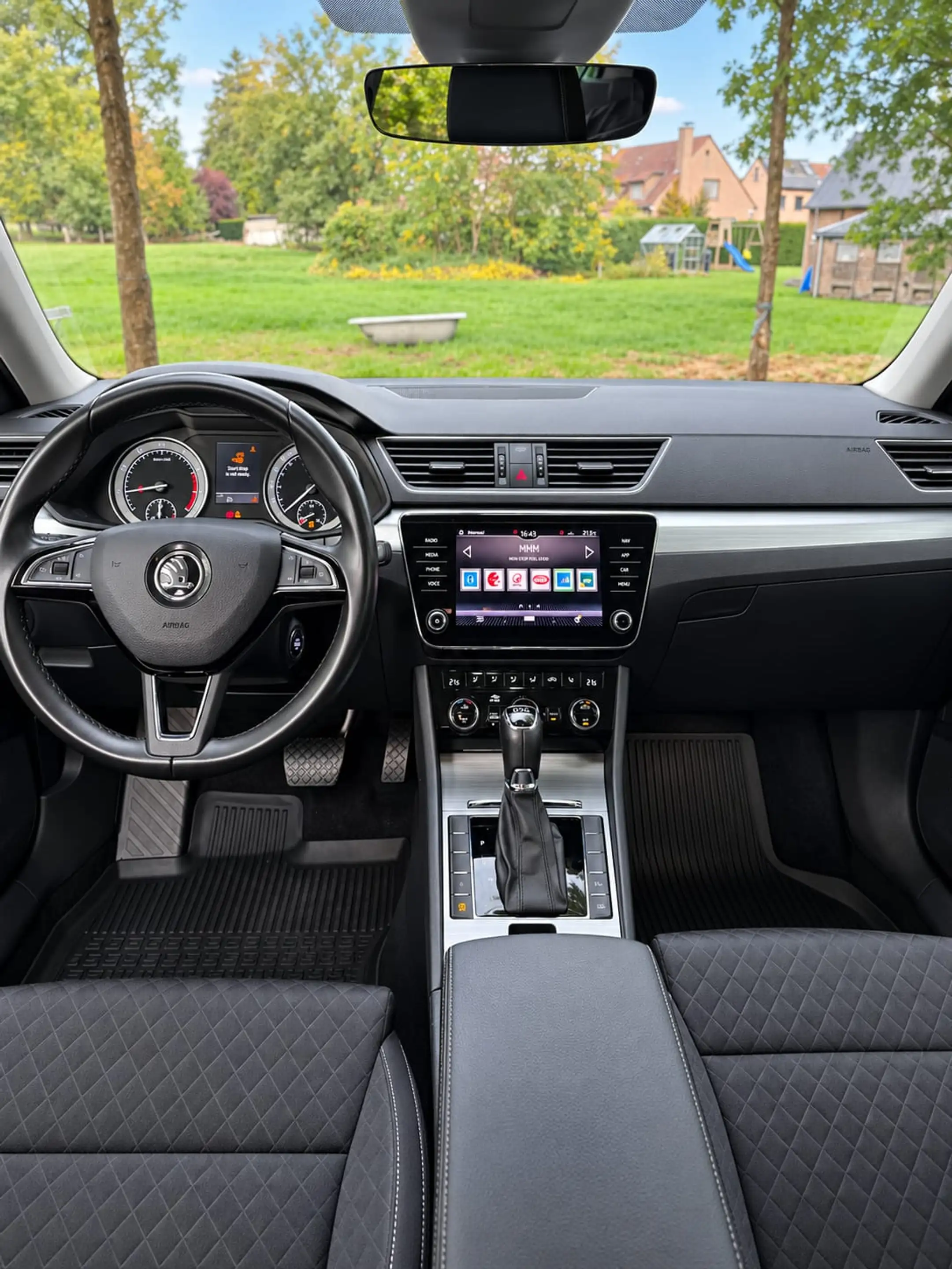 Skoda Superb Superb Combi 1.5 TSI ACT L automatique DSG — photo 9