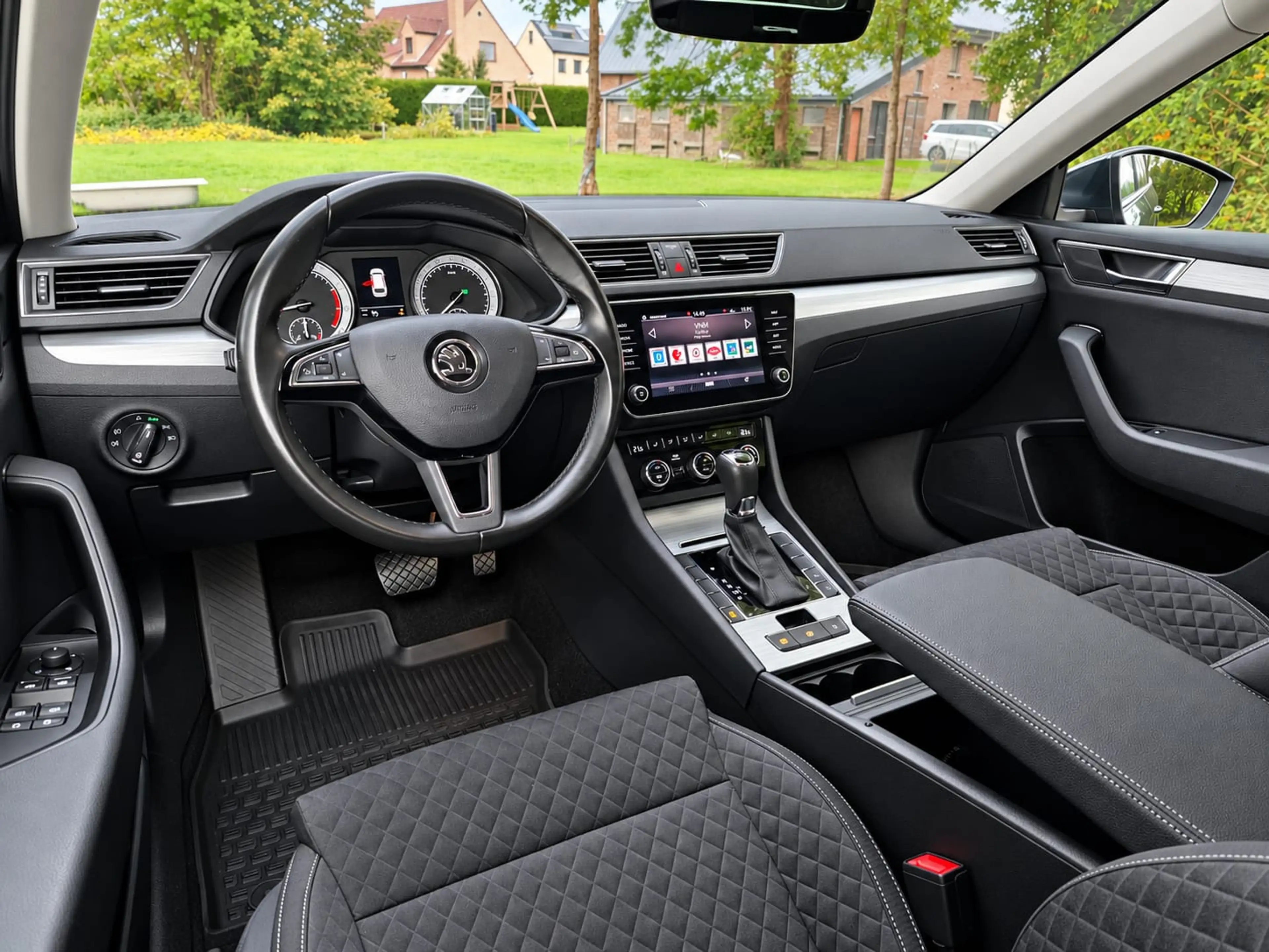 Skoda Superb Superb Combi 1.5 TSI ACT L automatique DSG — photo 11
