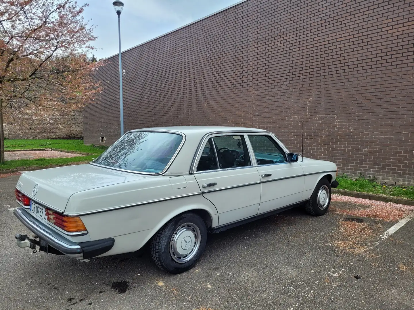 Mercedes-Benz 300 Beżowy - 2