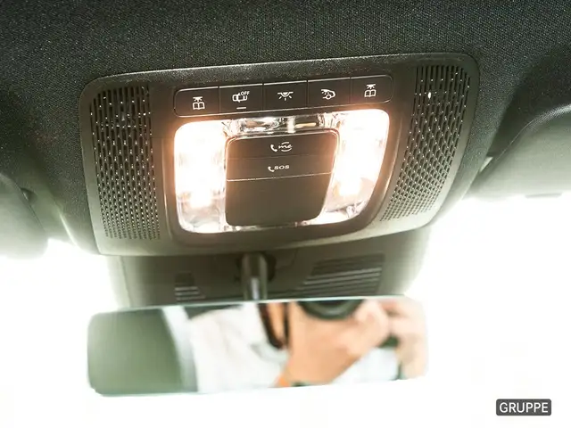 Mercedes-Benz B-Class view 11