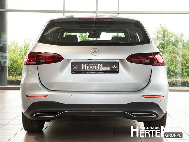 Mercedes-Benz B-Class view 4