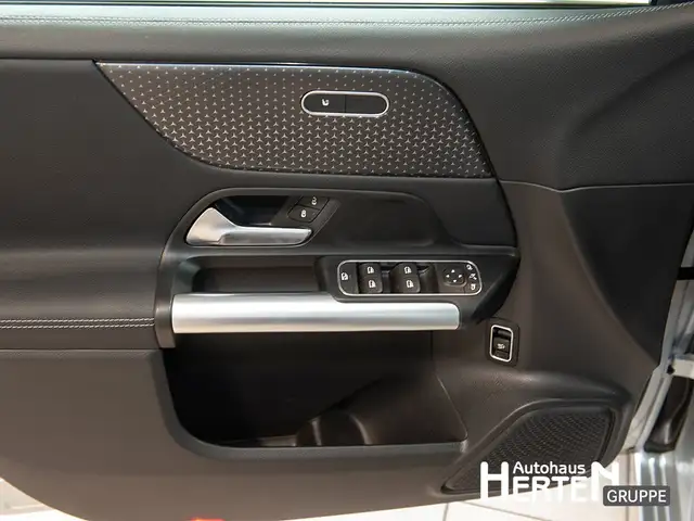 Mercedes-Benz B-Class view 9