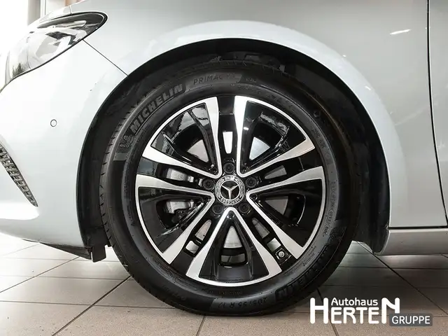 Mercedes-Benz B-Class view 5