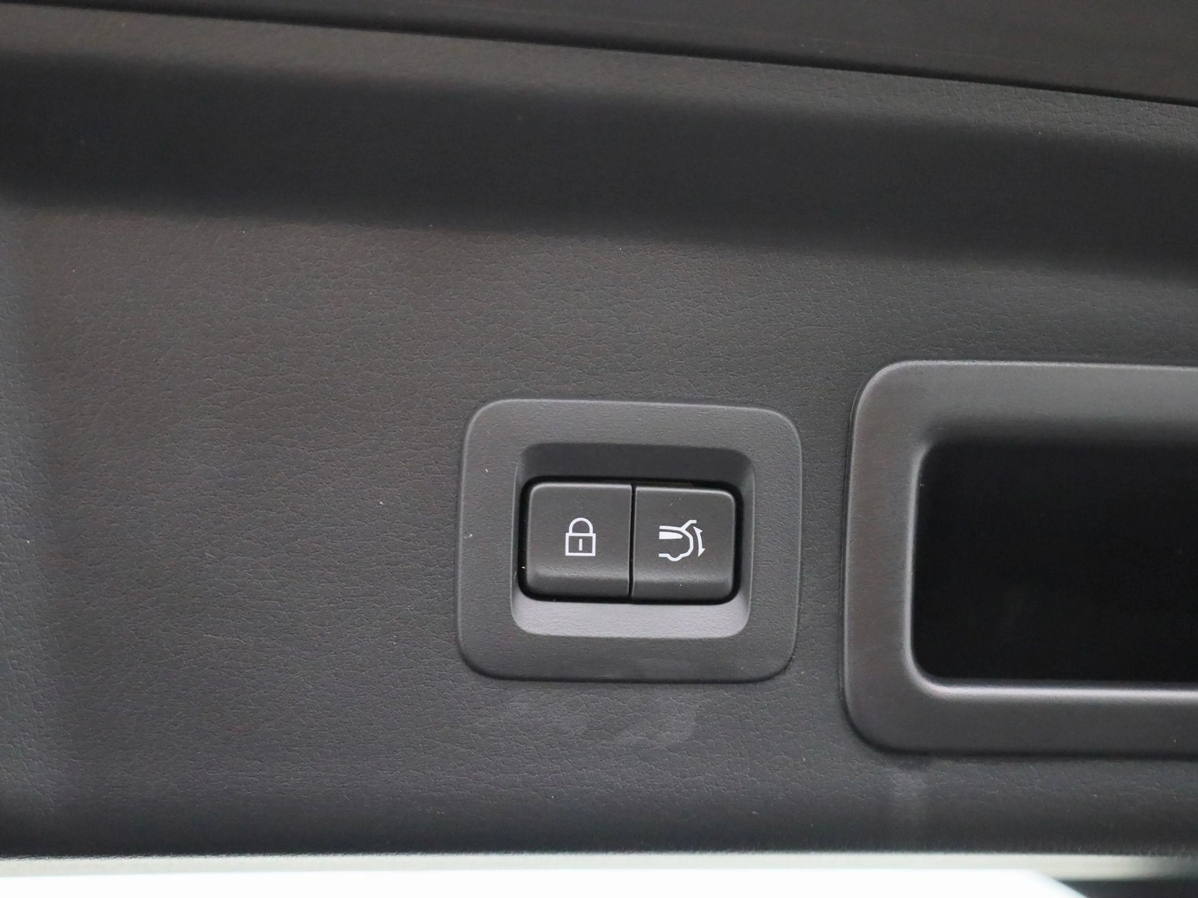 Mazda CX-30 1.8 Skyactiv-D 85kW Skydrive 360° Camera | HUD | Z — photo 17