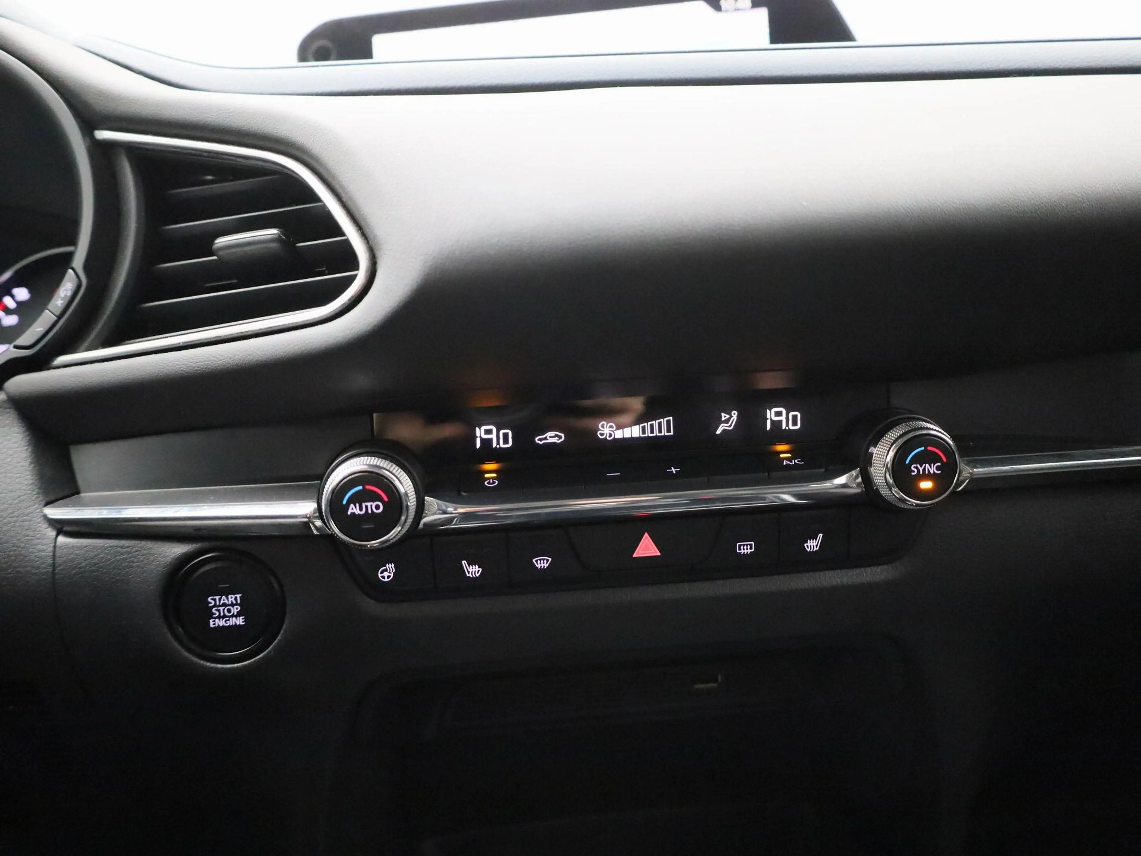 Mazda CX-30 1.8 Skyactiv-D 85kW Skydrive 360° Camera | HUD | Z — photo 20