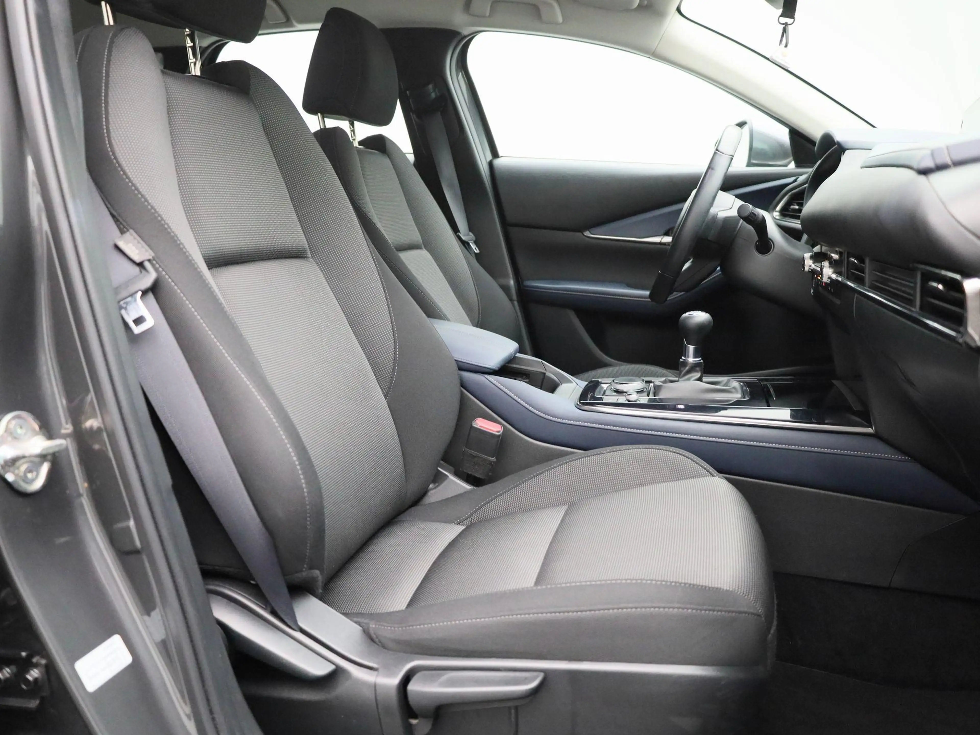 Mazda CX-30 1.8 Skyactiv-D 85kW Skydrive 360° Camera | HUD | Z — photo 36