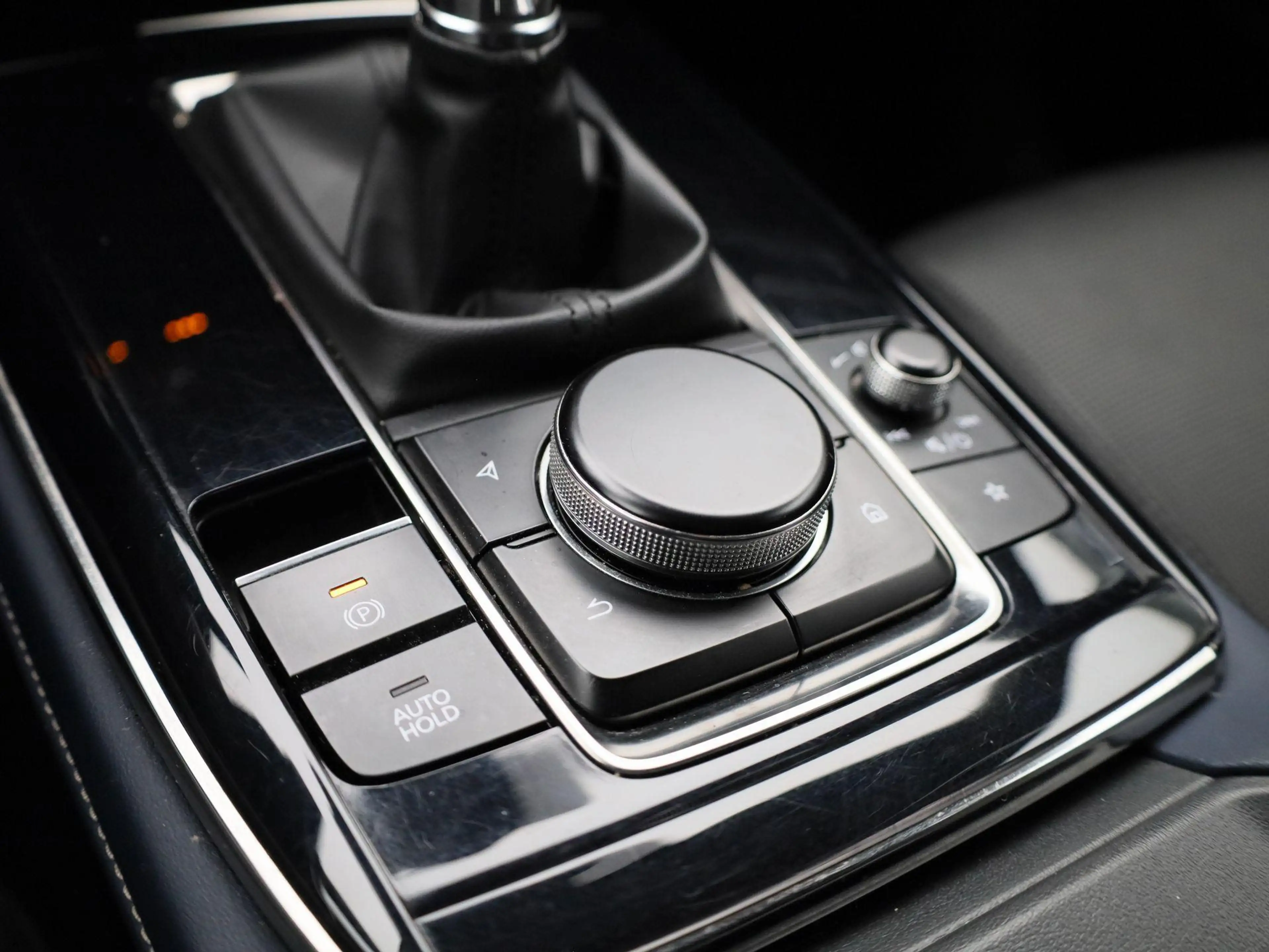 Mazda CX-30 1.8 Skyactiv-D 85kW Skydrive 360° Camera | HUD | Z — photo 24