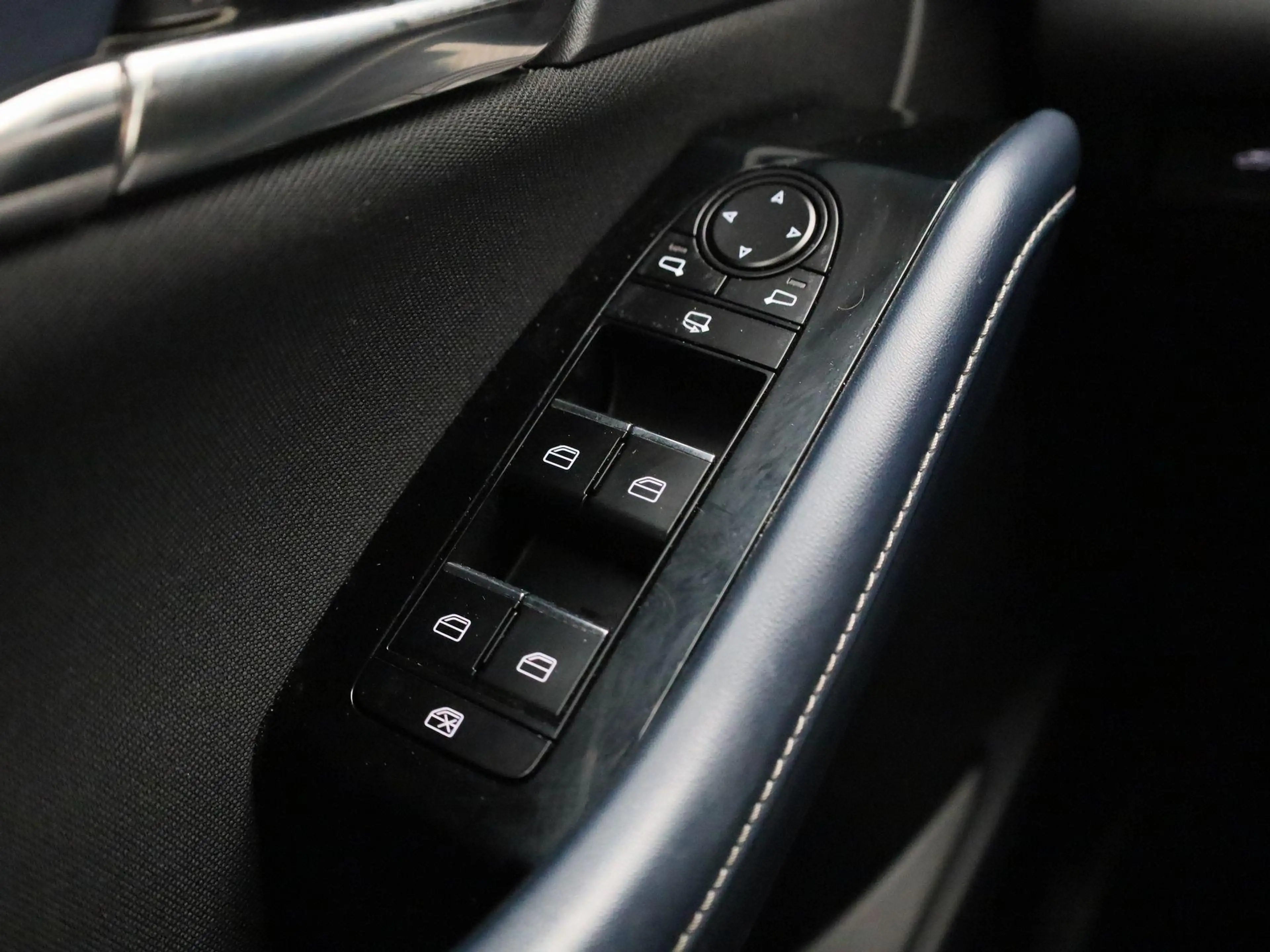 Mazda CX-30 1.8 Skyactiv-D 85kW Skydrive 360° Camera | HUD | Z — photo 32