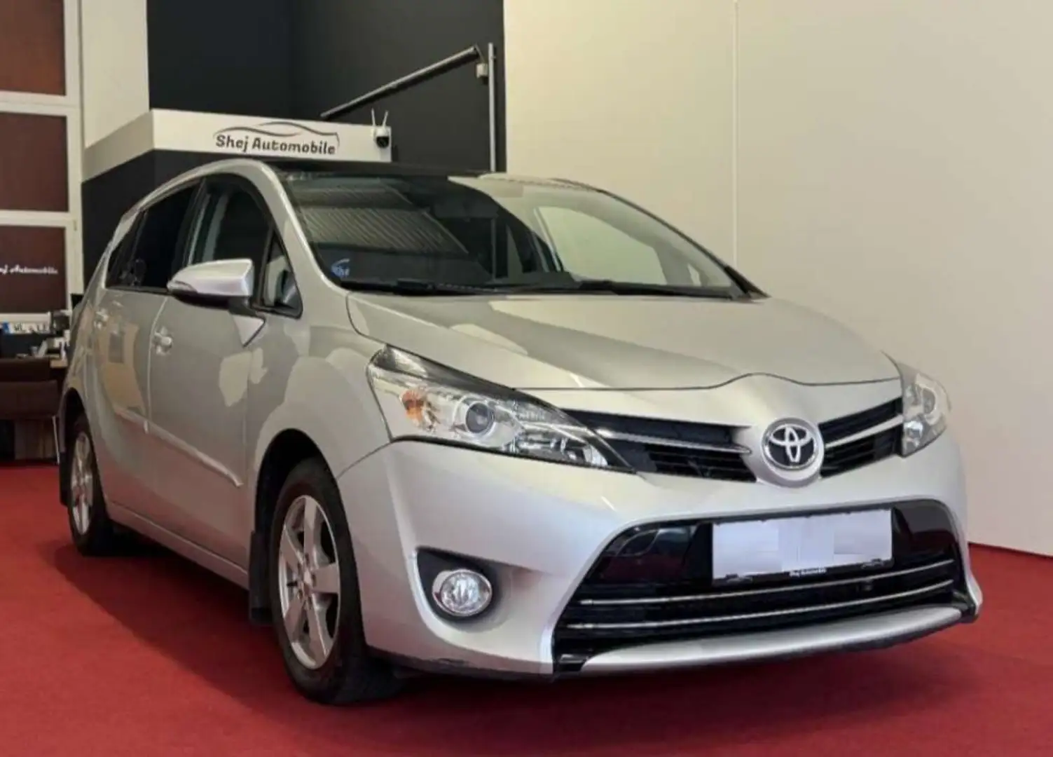 Toyota Verso Verso 1,6 D-4D Active Active Silber - 2
