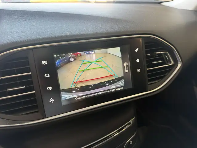 Peugeot 308 view 14