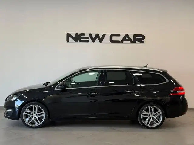 Peugeot 308 view 4
