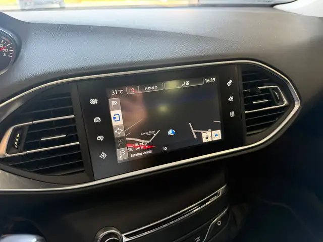 Peugeot 308 view 13
