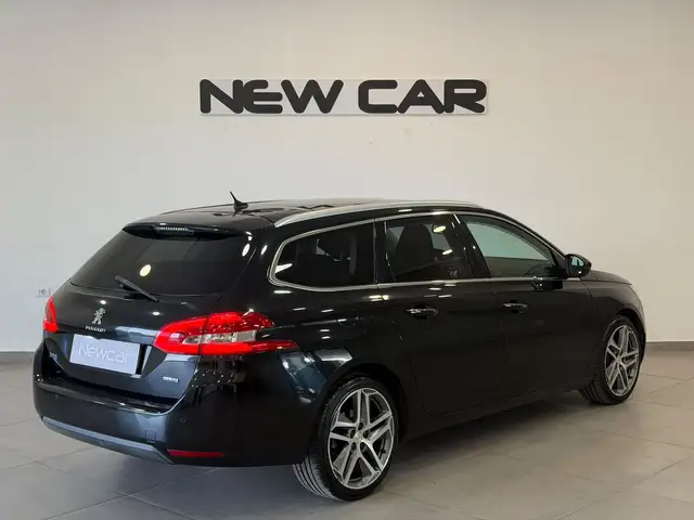 Peugeot 308 view 6