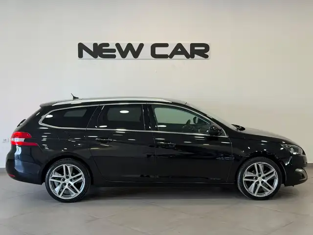 Peugeot 308 view 5