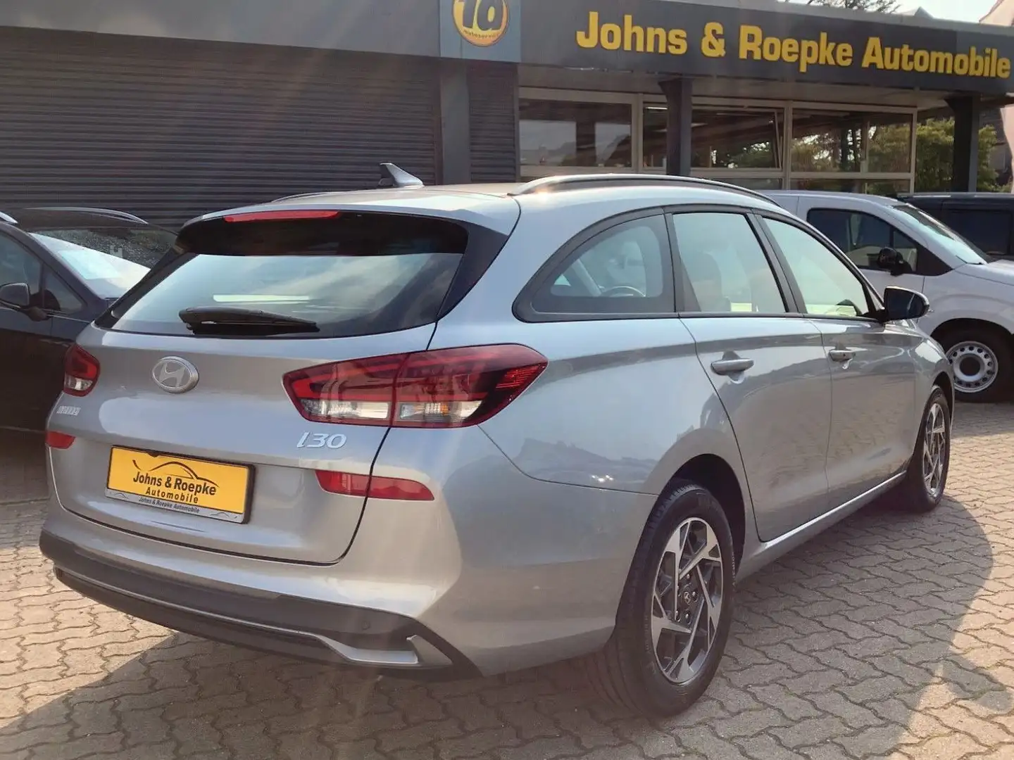 Hyundai i30 cw Advanced Automatik / NAVI Argent - 2