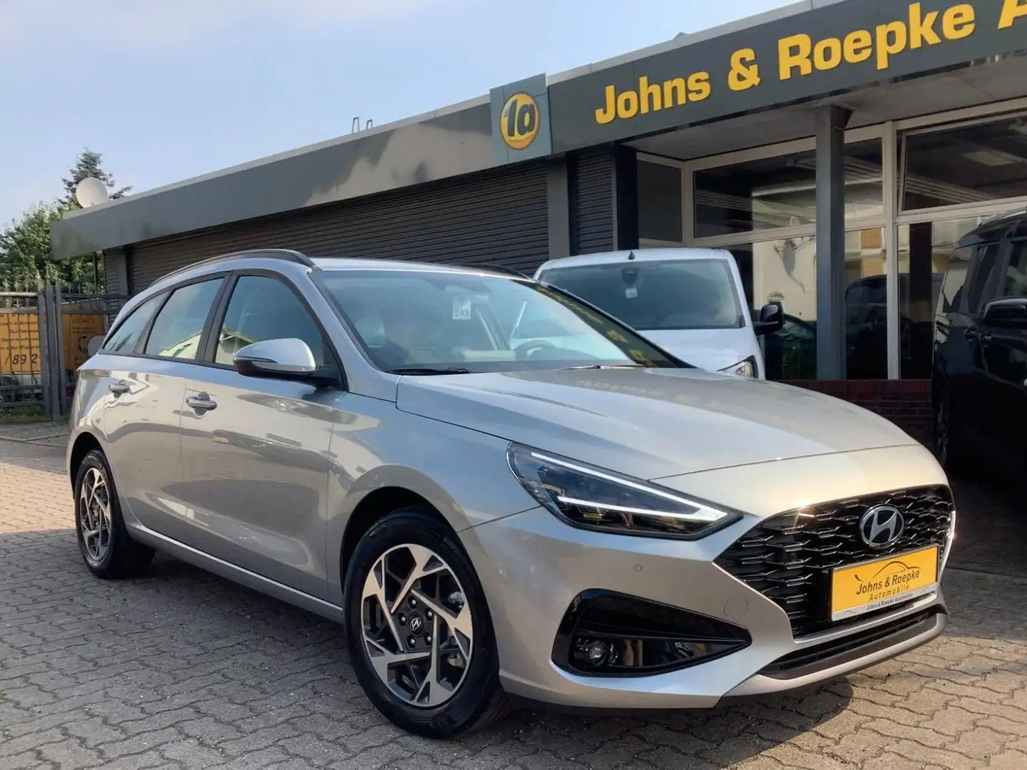 Hyundai i30 cw Advanced Automatik / NAVI Argent - 1