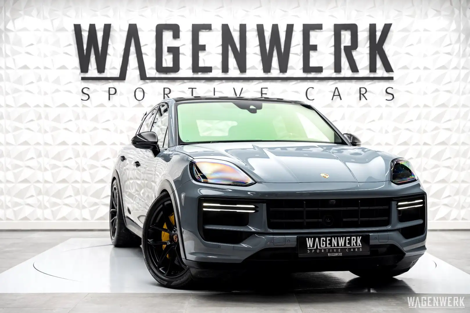 Porsche Cayenne Turbo GT E-Hybrid Coupé mit GT-Paket HEAD-UP INNO Gris - 1