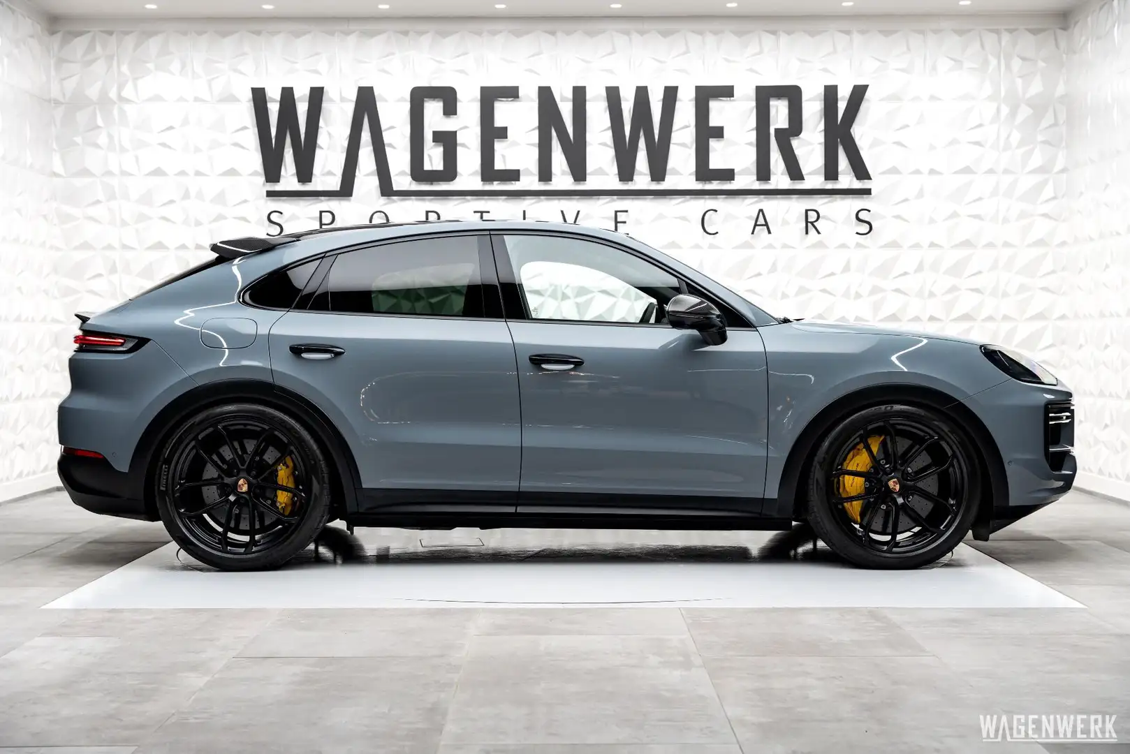 Porsche Cayenne Turbo GT E-Hybrid Coupé mit GT-Paket HEAD-UP INNO Gris - 2