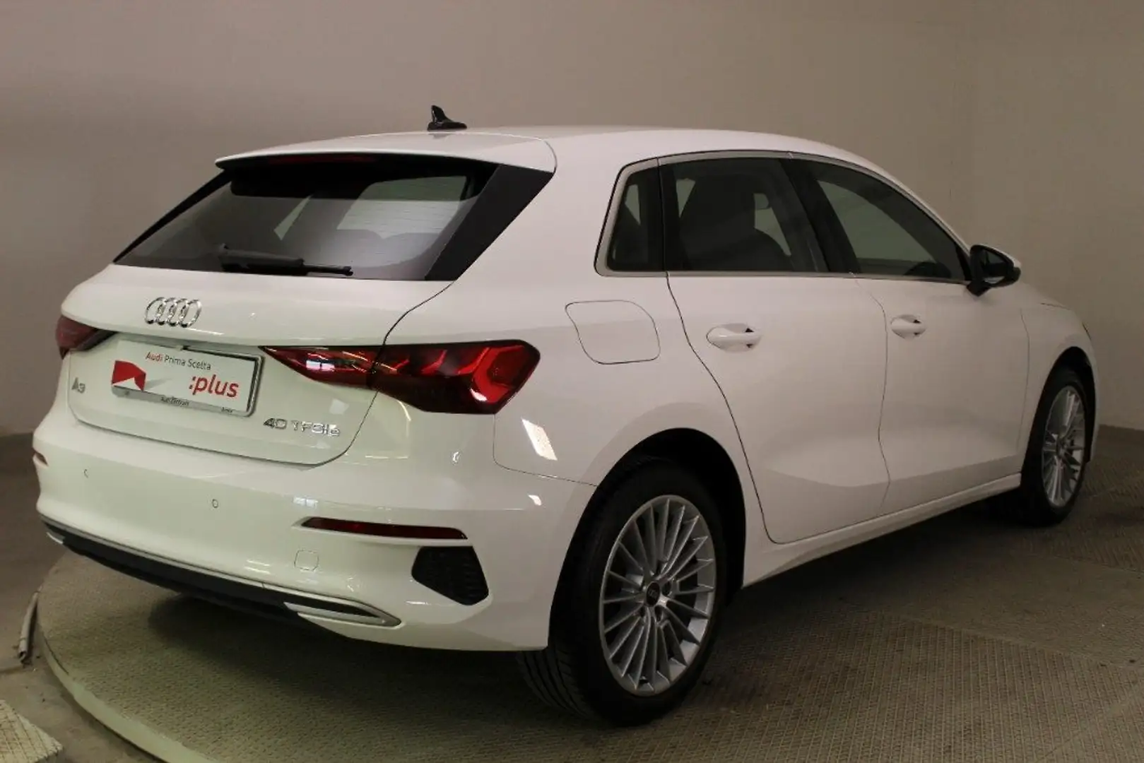 Audi A3 SPB 40 TFSI e S tronic Business Advanced Bianco - 2