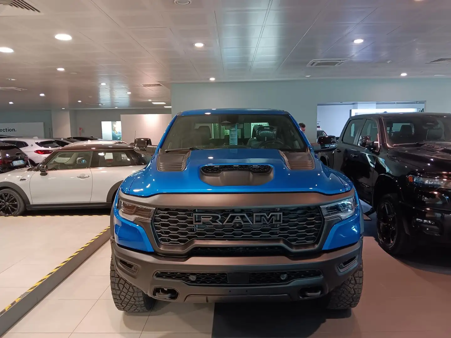 RAM 1500 RAM 1500 4X4 RHO HURACANE -- AUTOCARRO DETRAIBILE Kék - 2