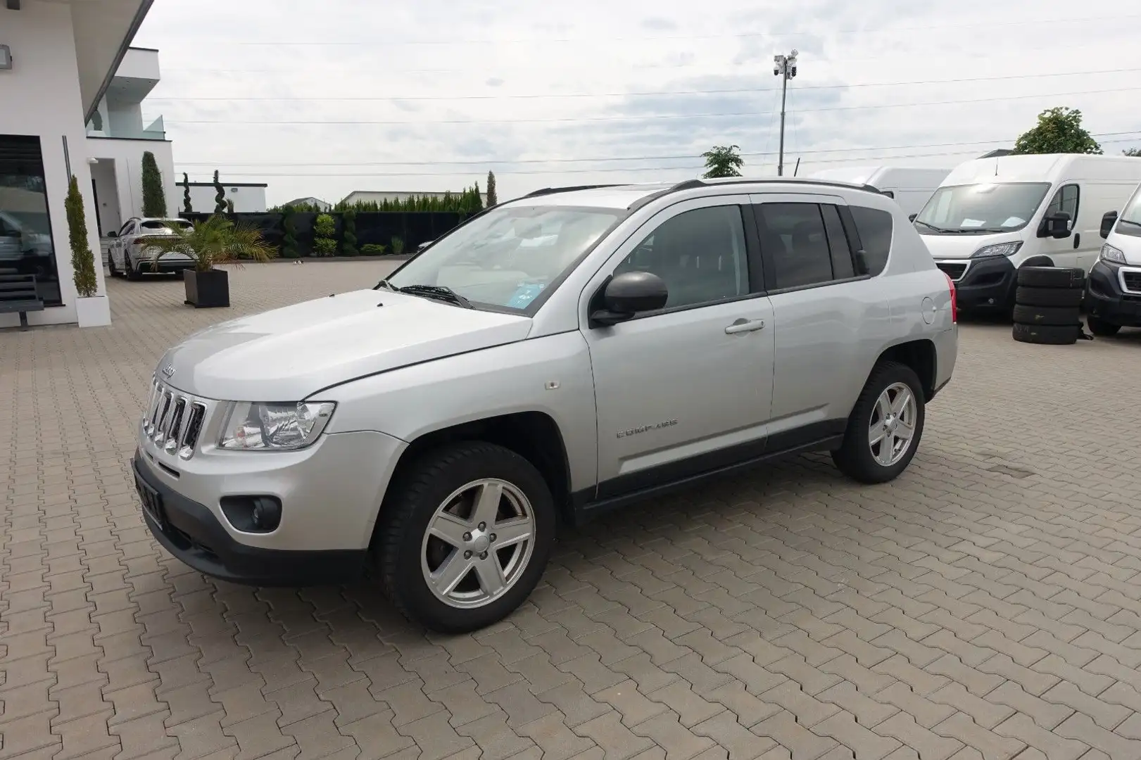 Jeep Compass 2.2CRD Limited 4x4 *Motorschaden* Stříbrná - 1