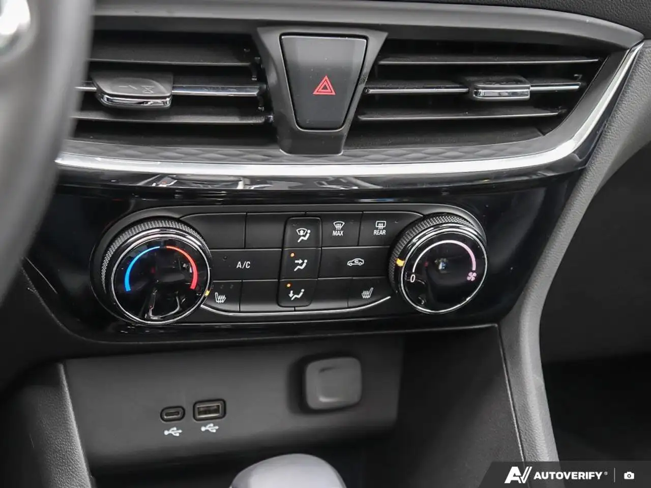 Buick Encore снимка Buick Encore
