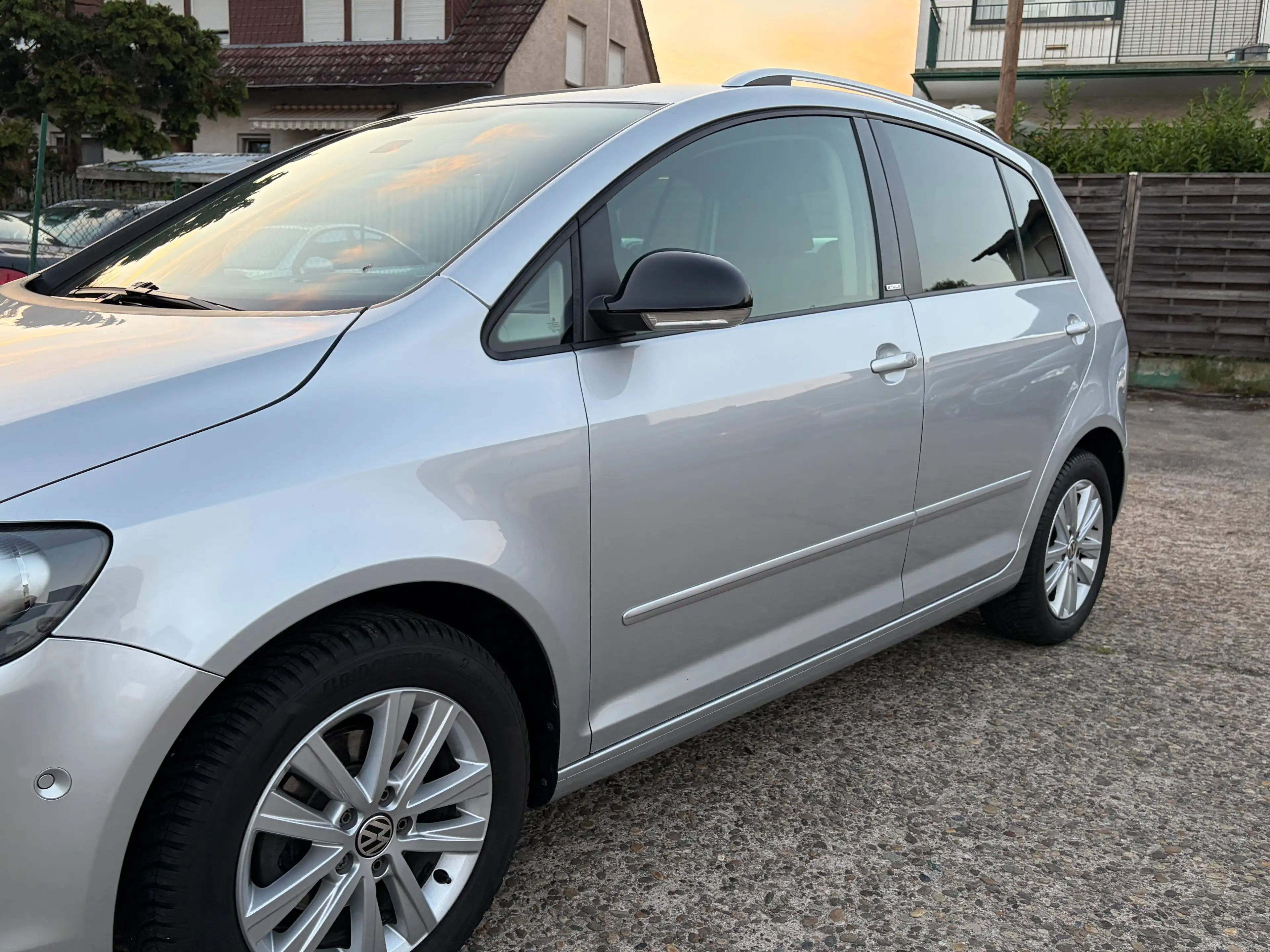 Volkswagen Golf Plus Style*Automatik*2.Hand*HU/AU Neu*AHK*PDC*SHZ*Temp.* — photo 3
