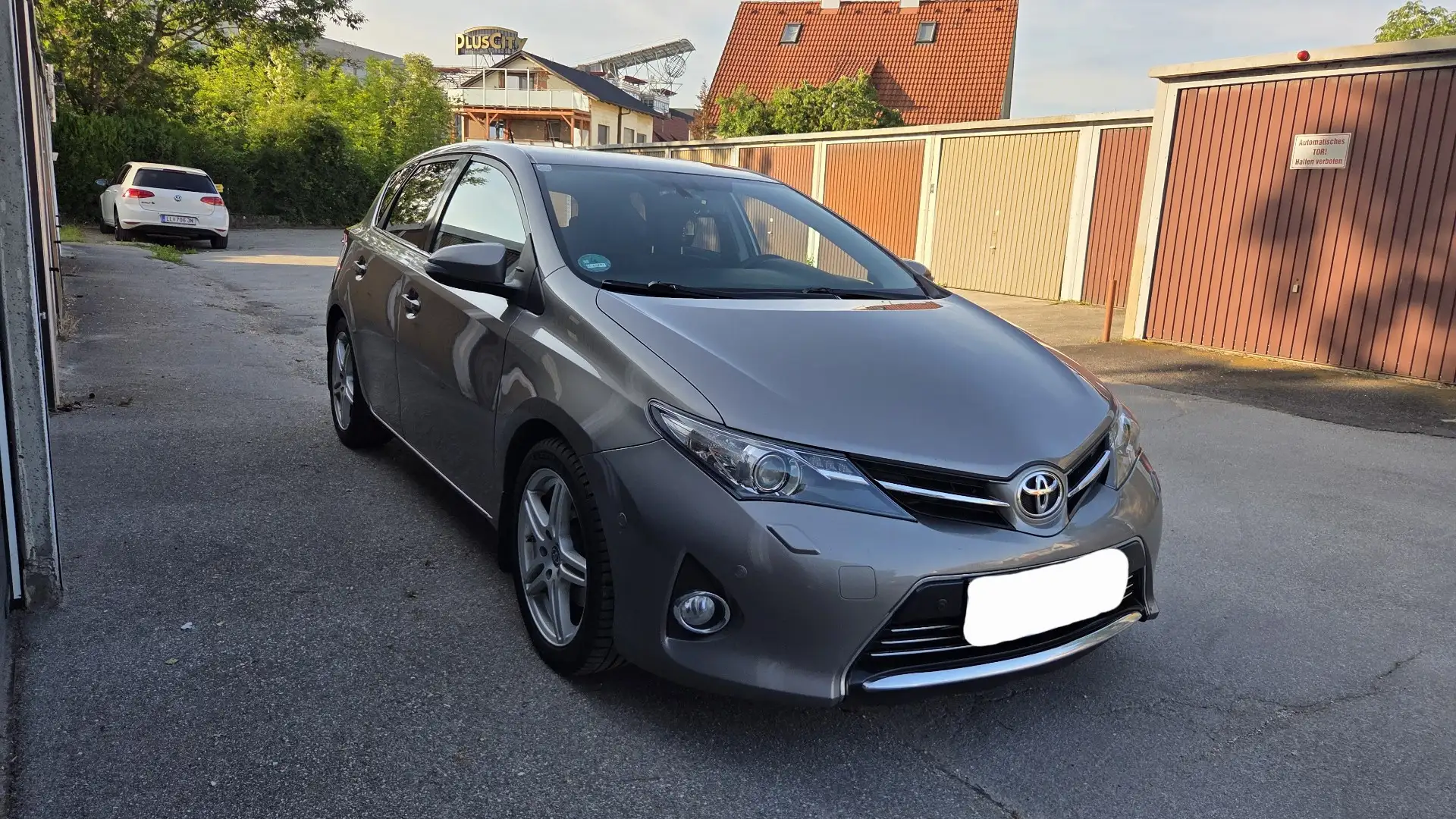 Toyota Auris 2,0 D-4D Lounge Bronze - 1