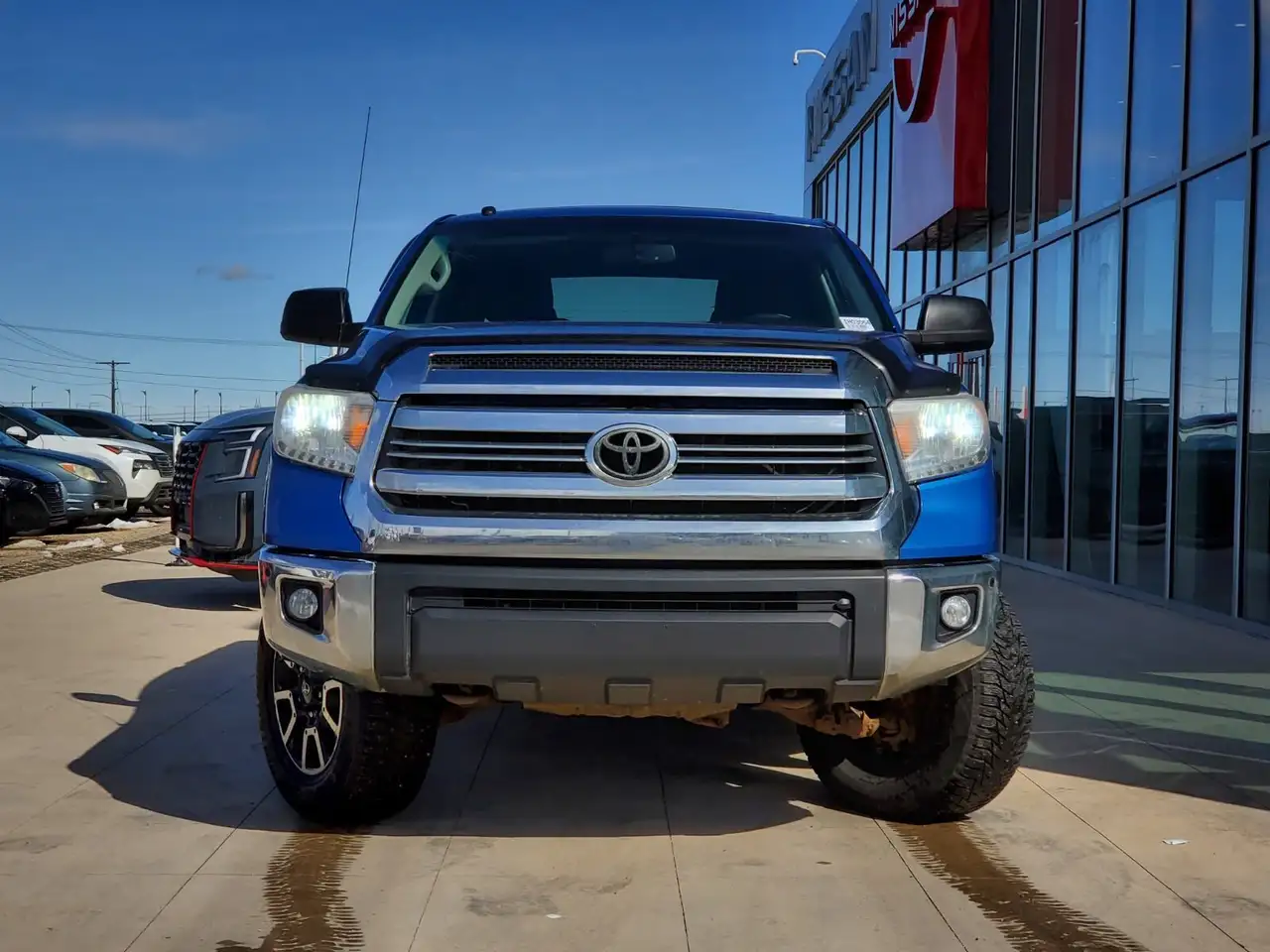 Toyota Tundra снимка Toyota Tundra