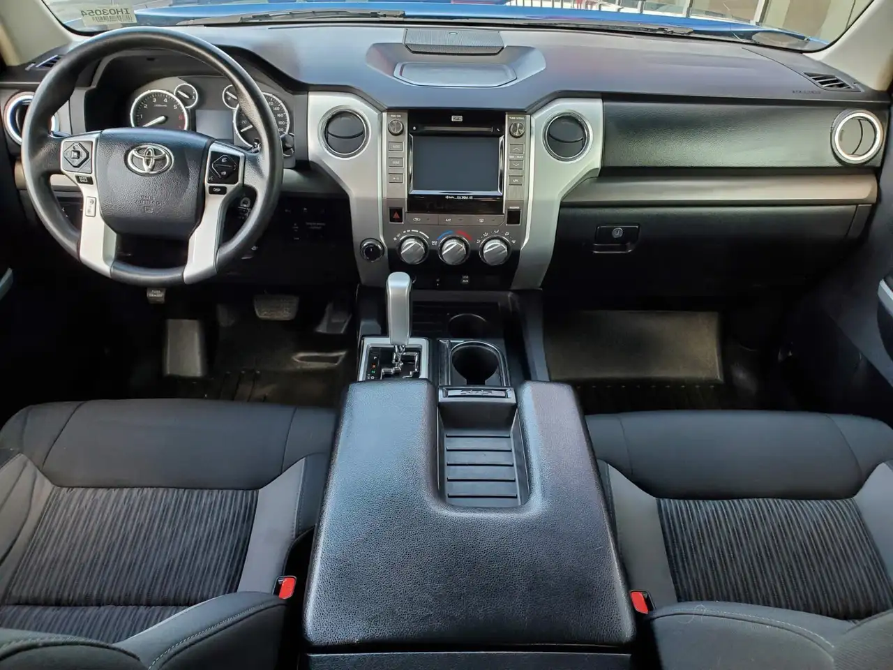 Toyota Tundra снимка Toyota Tundra