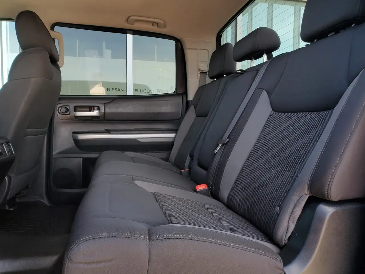 Toyota Tundra снимка Toyota Tundra