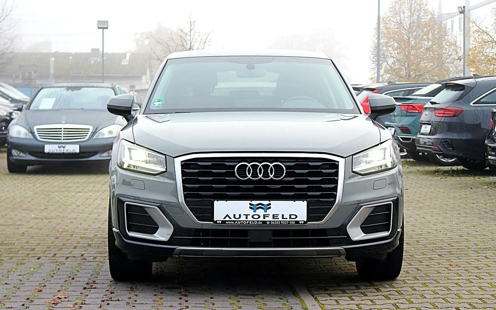 Audi Q2 30 TFSI design/8FACH/AHK/LED/NAVI/SHZ/PDC/ Grau - 2