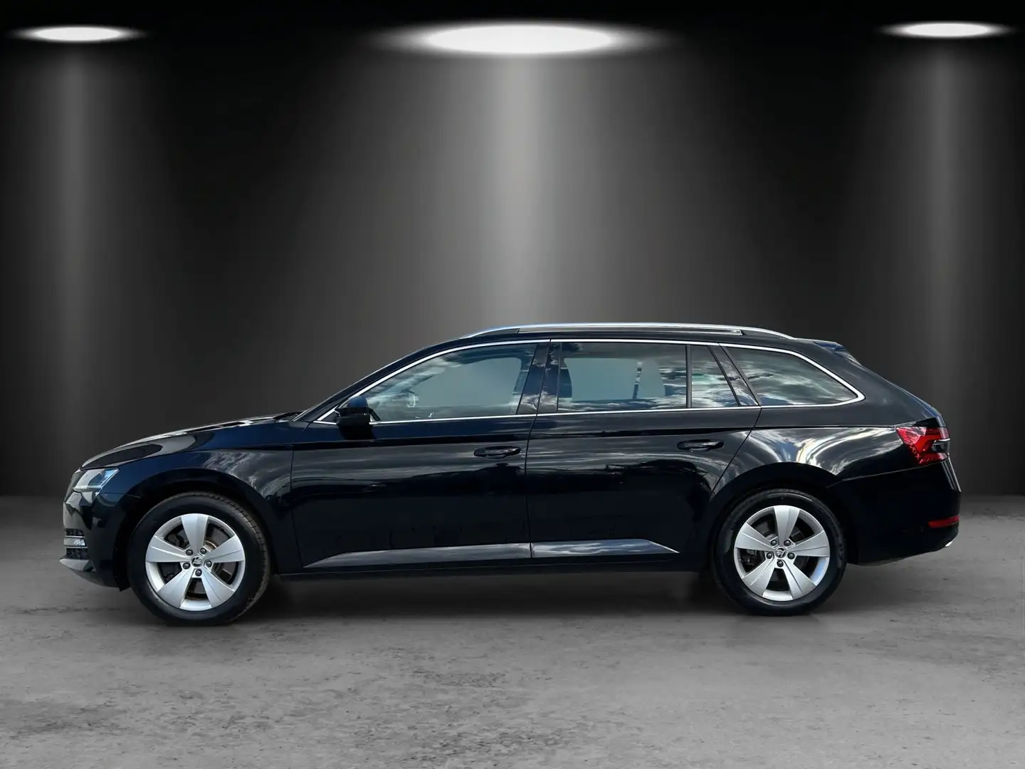 Skoda Superb Combi 2.0 TSI Style 4x4/PANO/AHK/360°/ACC Negro - 2