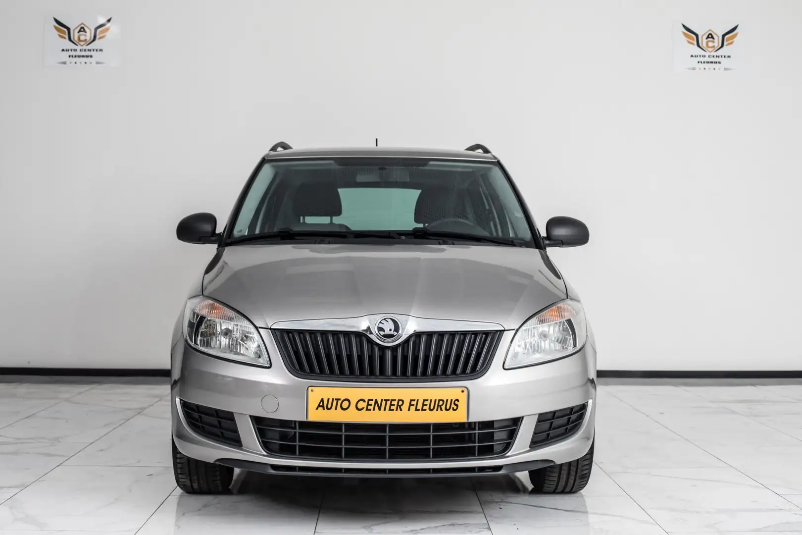 Skoda Fabia 1.2i / 68.000km Gris - 2