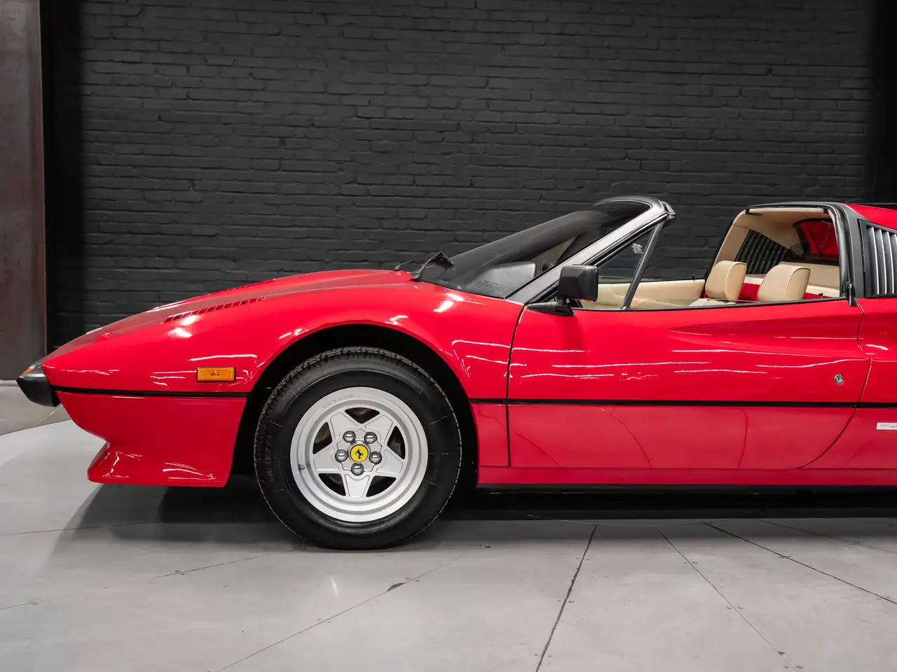 Ferrari 308 снимка Ferrari 308