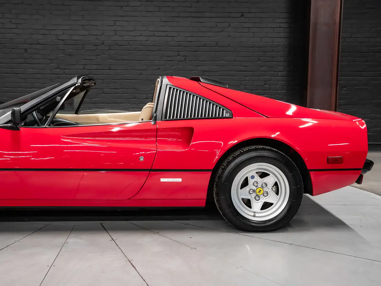 Ferrari 308 снимка Ferrari 308