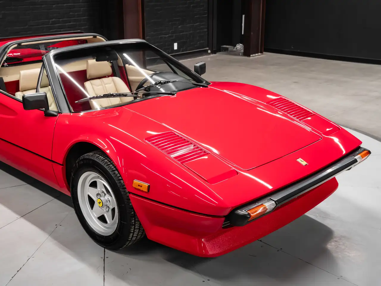 Ferrari 308 снимка Ferrari 308