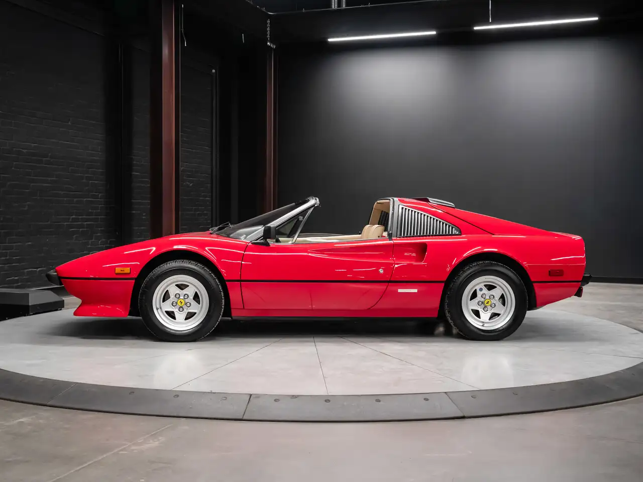 Ferrari 308 снимка Ferrari 308