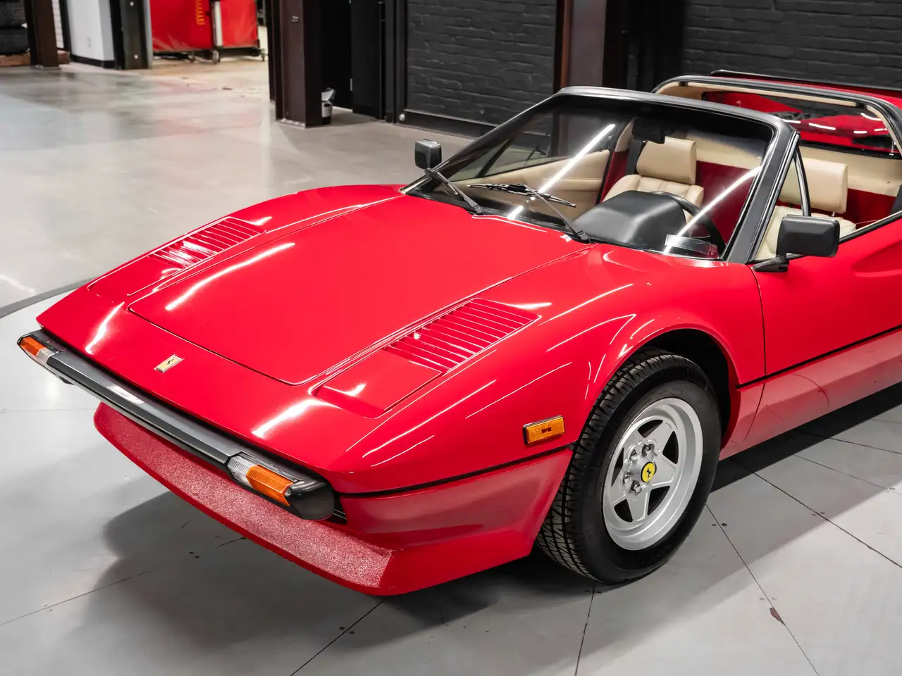 Ferrari 308 снимка Ferrari 308