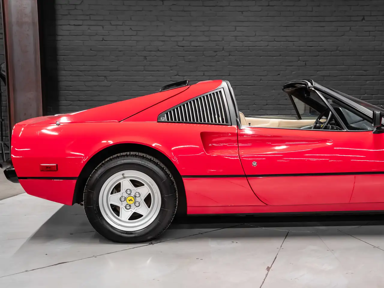 Ferrari 308 снимка Ferrari 308