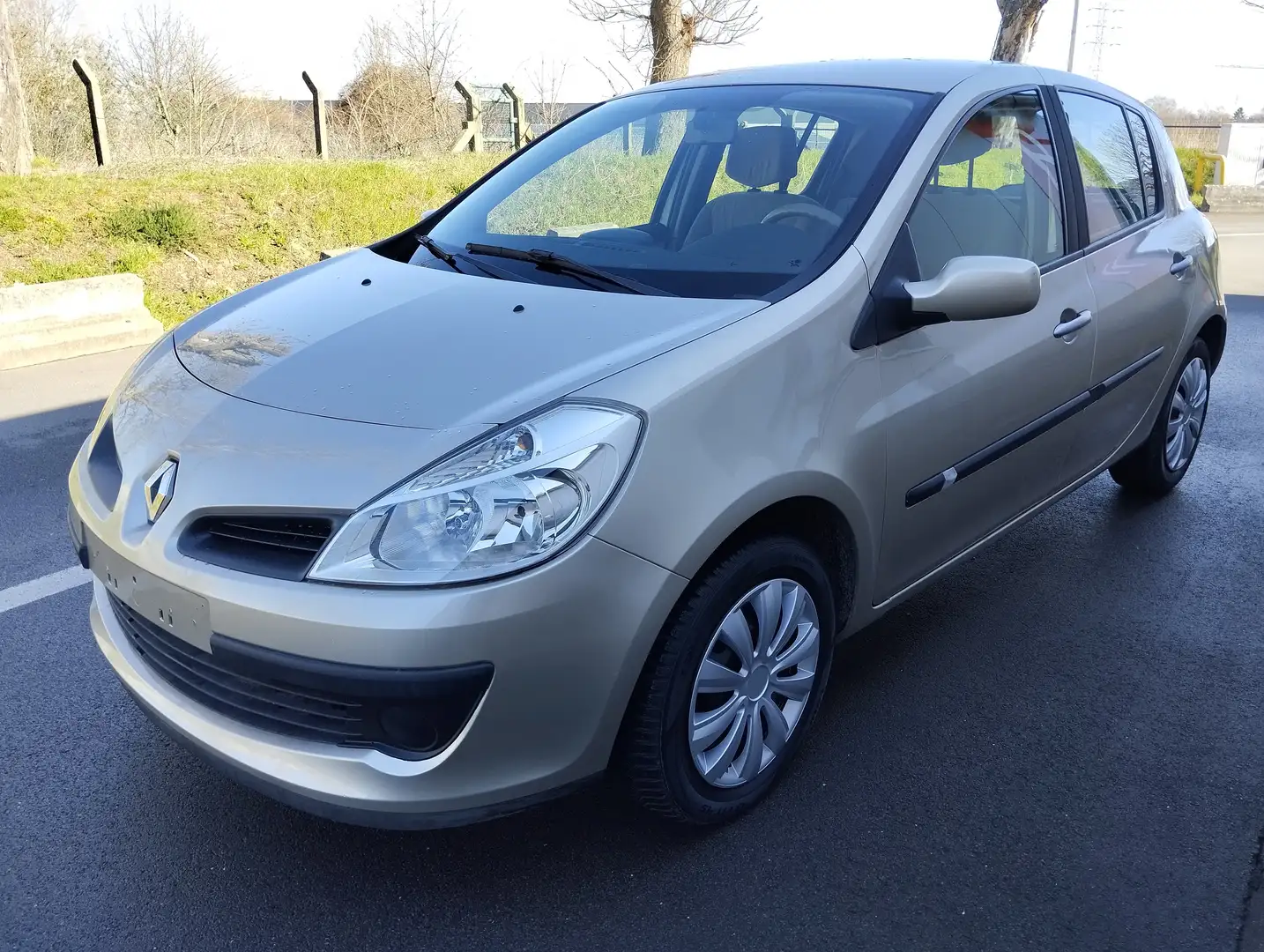 Renault Clio 1.2 Turbo TCe 16v Privilege Beżowy - 1