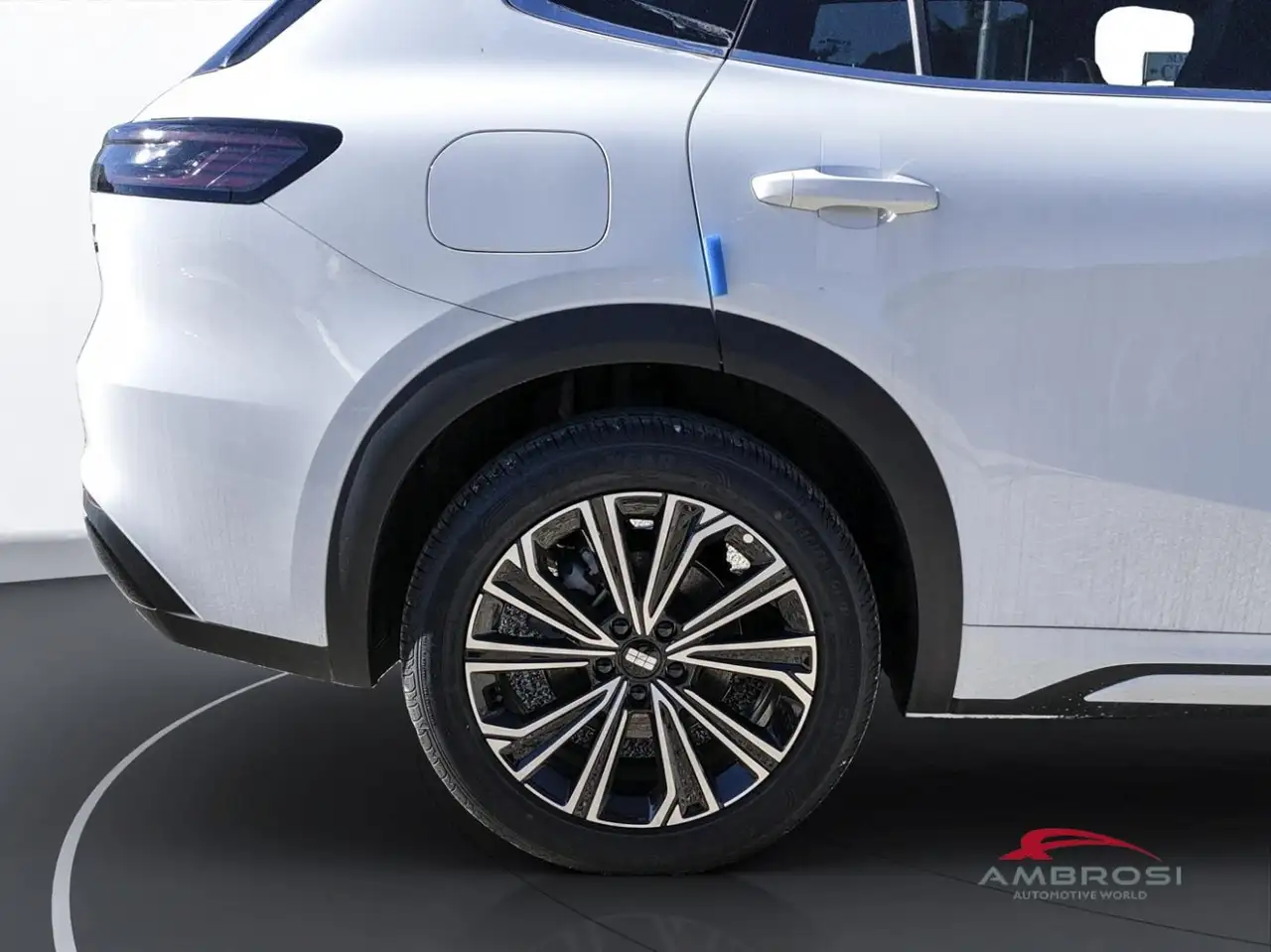 Geely Starray EM-i 2026 — фото 15