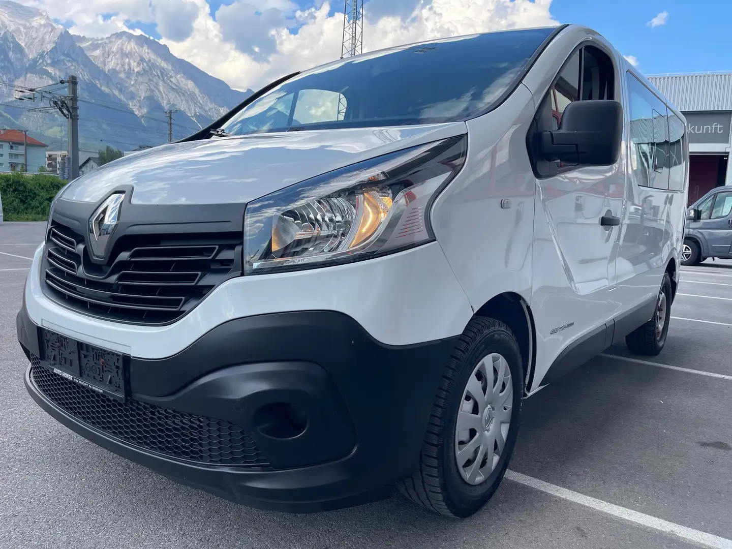 Renault Trafic L1H1 2,7t (8/9 Sitze) Expression Weiß - 1