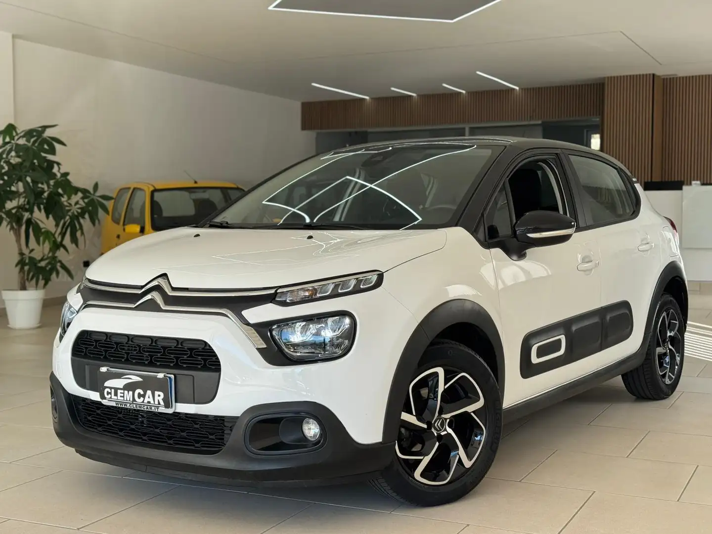 Citroen C3 C3 III 2017 1.2 puretech Shine Pack s Bianco - 1