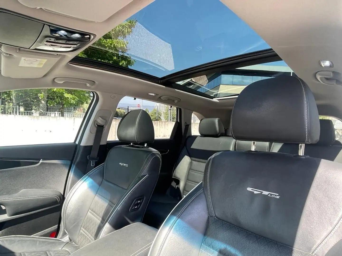 Kia Sorento Sorento 2.2 CRDI 200ch 4x4 BVA8 GT Line Ultimate Weiß - 2