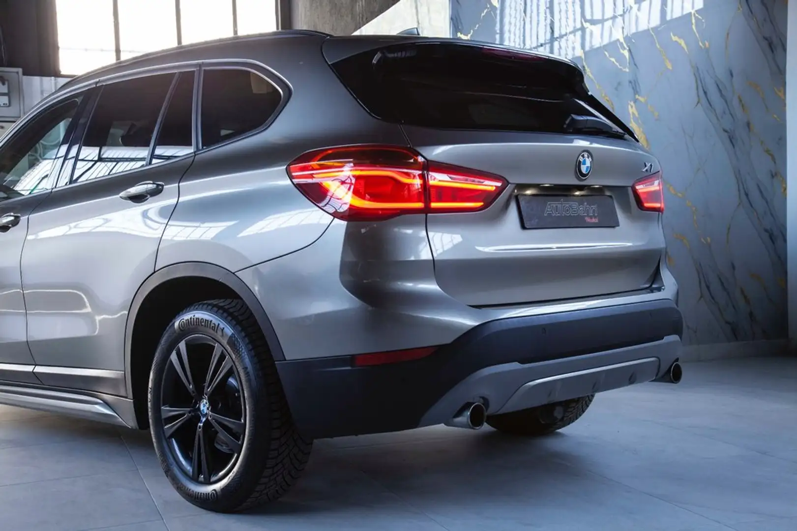 BMW X1 xDrive 20dA Gris - 2