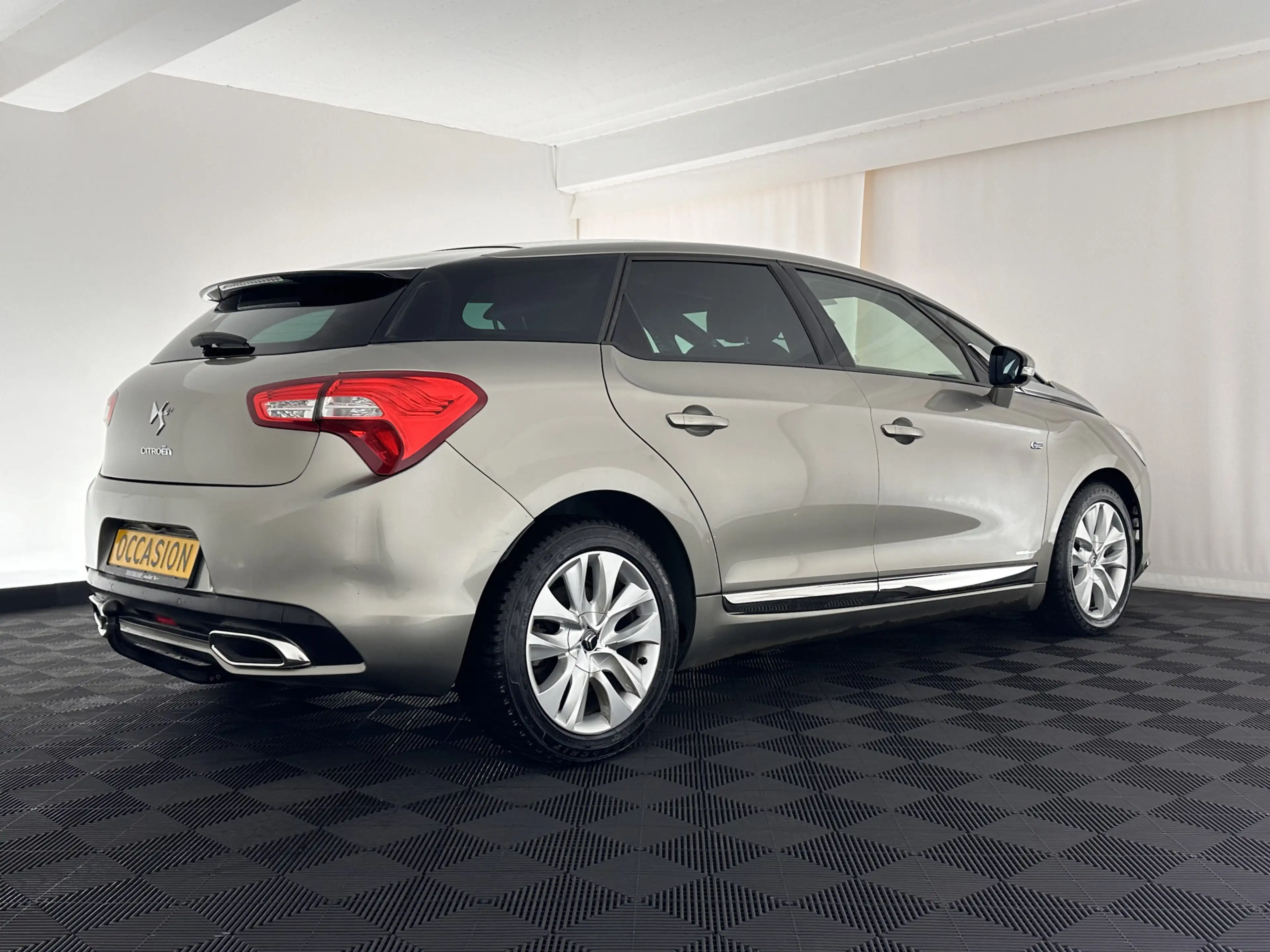 Citroen DS5 2.0 Hybrid4 Business Executive AWD Aut. *PANO | XE — photo 6