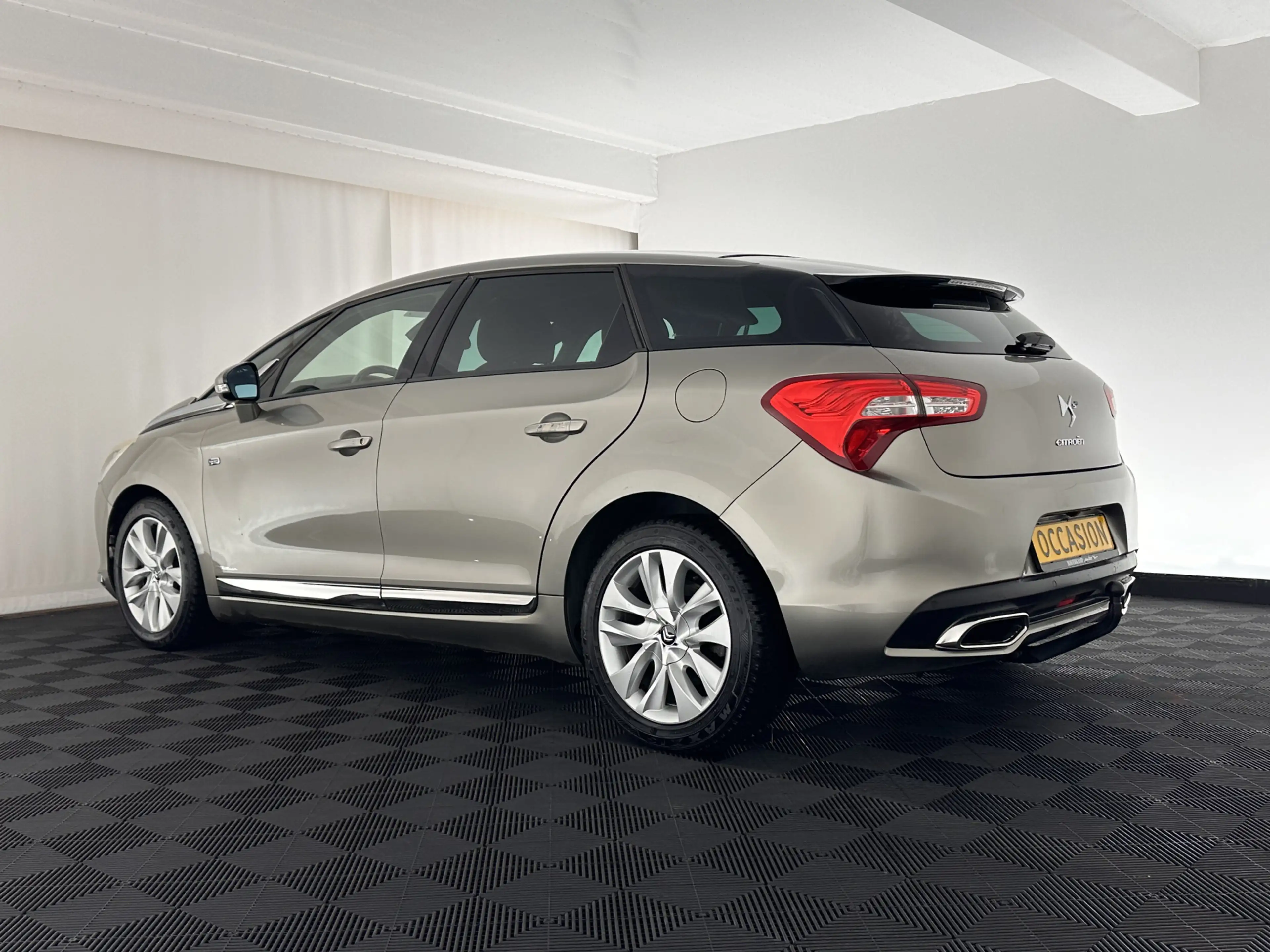 Citroen DS5 2.0 Hybrid4 Business Executive AWD Aut. *PANO | XE — photo 4