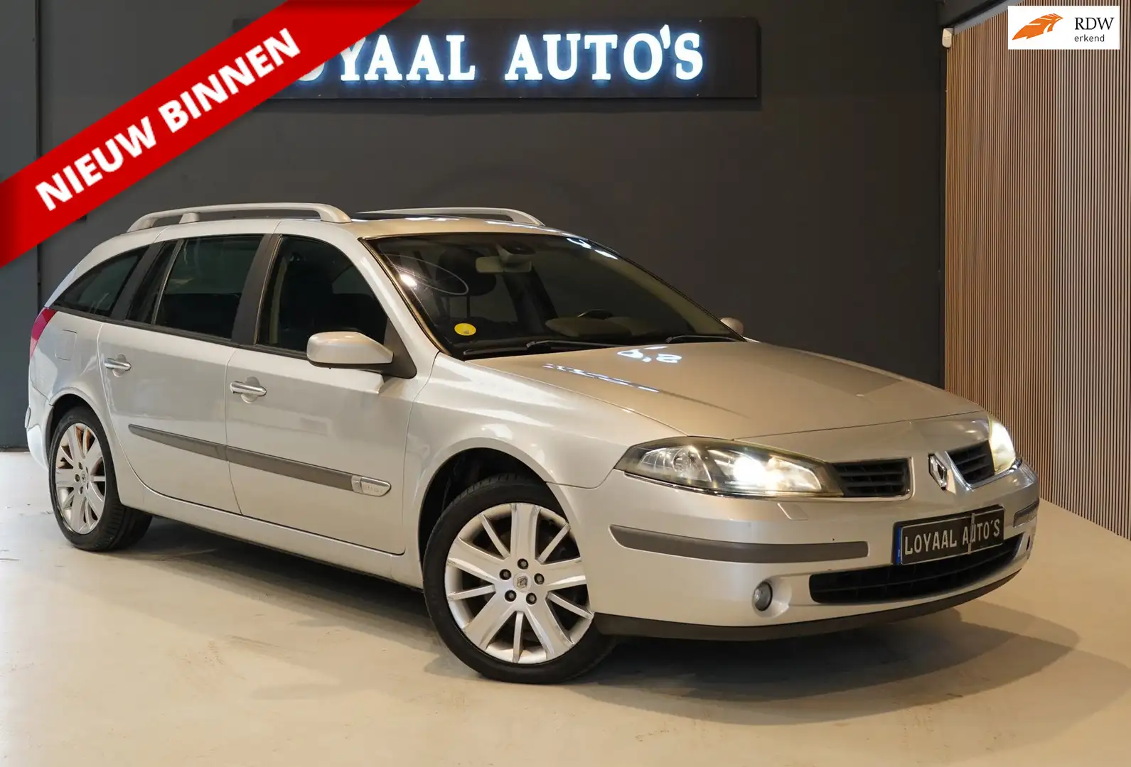 Renault Laguna Grand Tour 2.0-16V Tech Line | 1E EIG | PANO | AIR Gris - 1