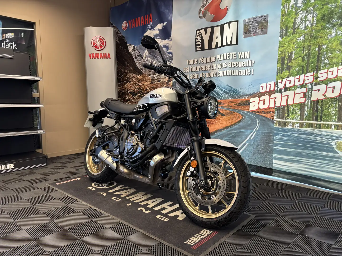 Yamaha XSR 700 Argent - 2